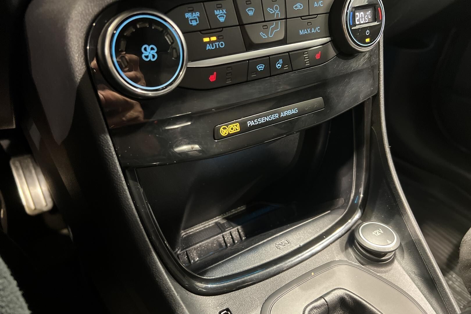 Ford Puma iso kuva 18