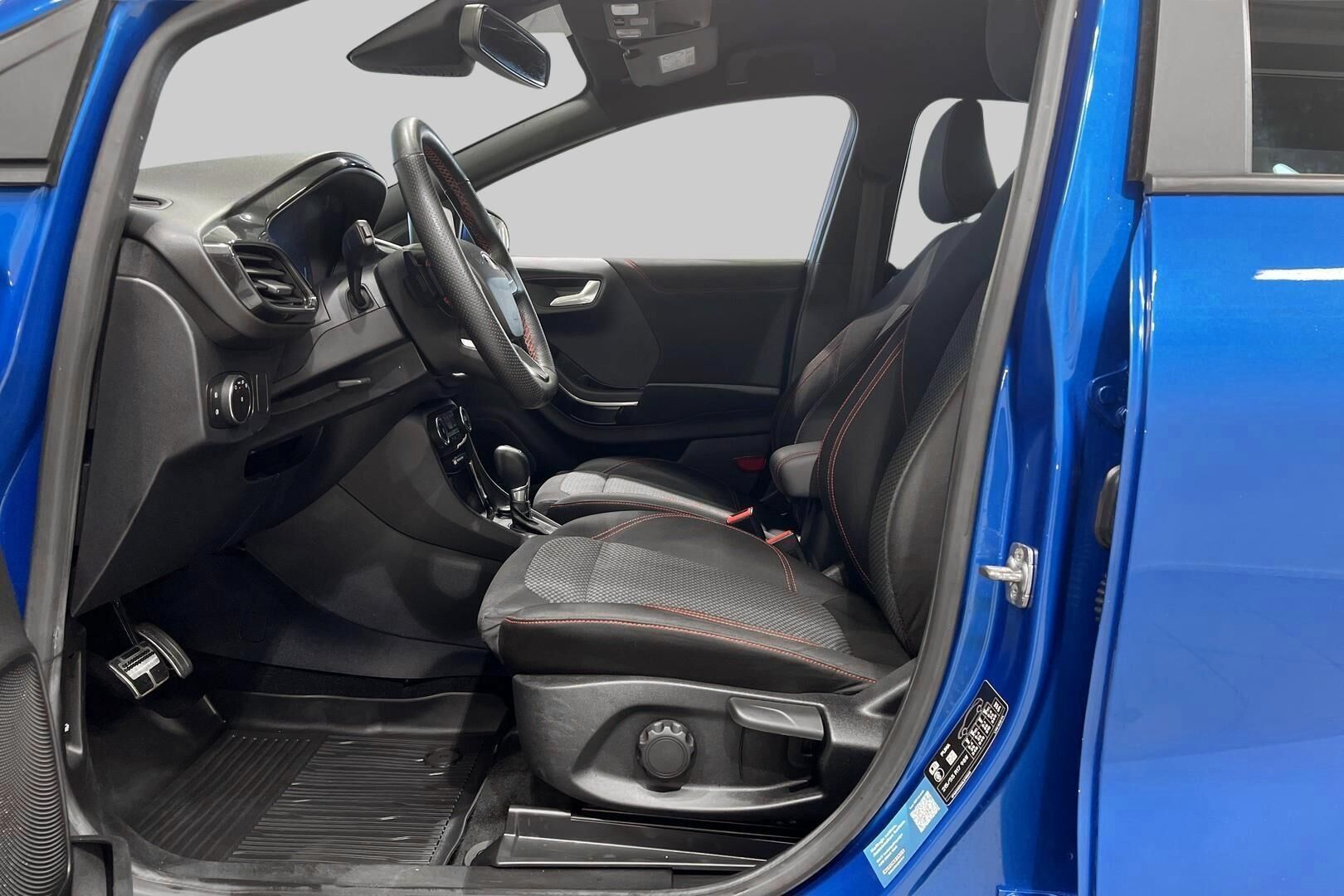 Ford Puma iso kuva 9