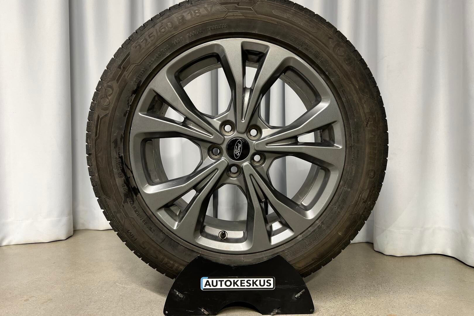 Ford Kuga iso kuva 18