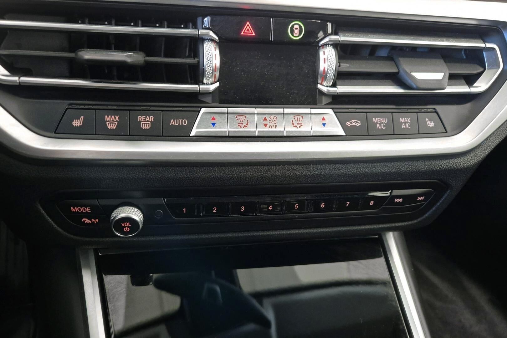 BMW 3-sarja iso kuva 14