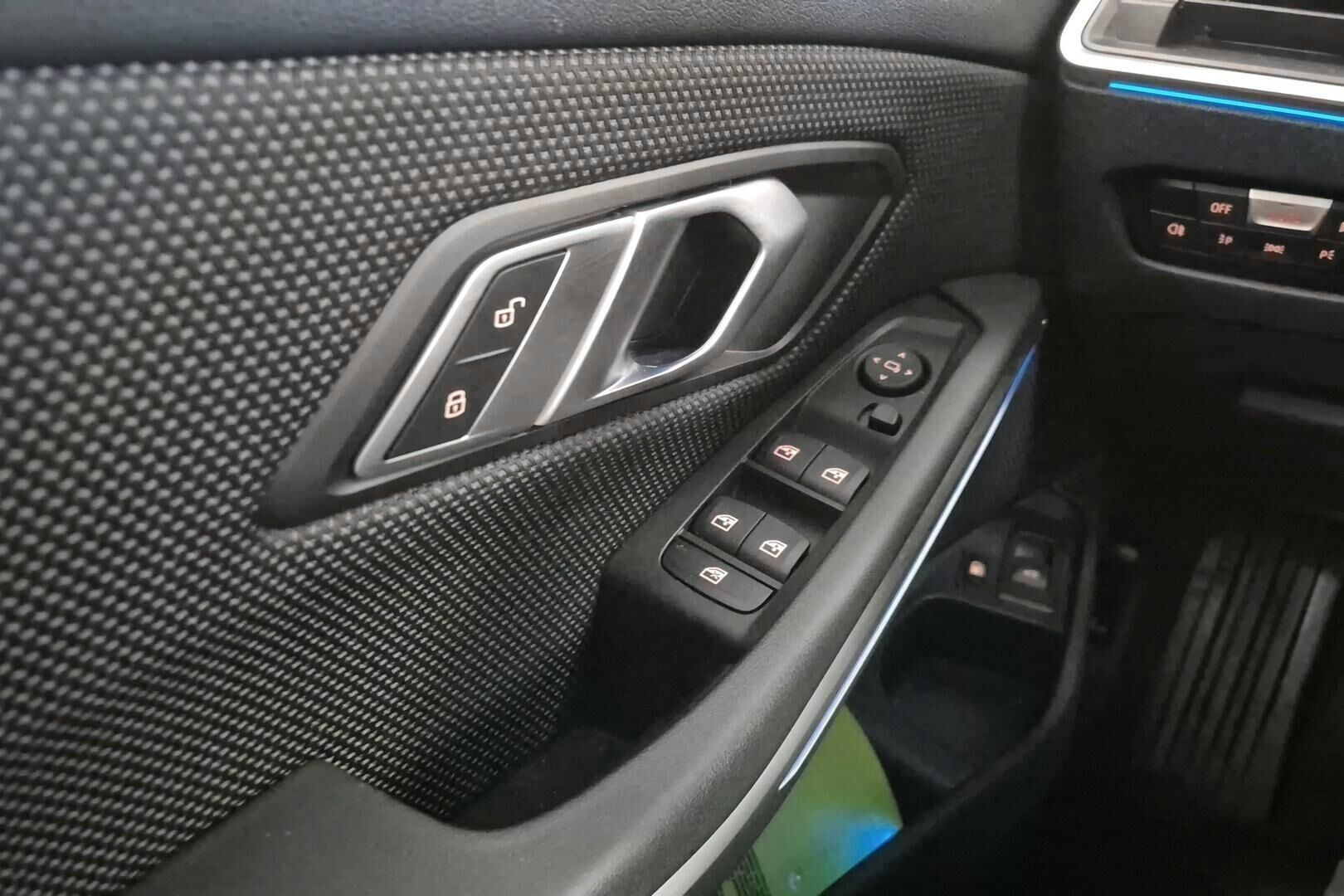 BMW 3-sarja iso kuva 18