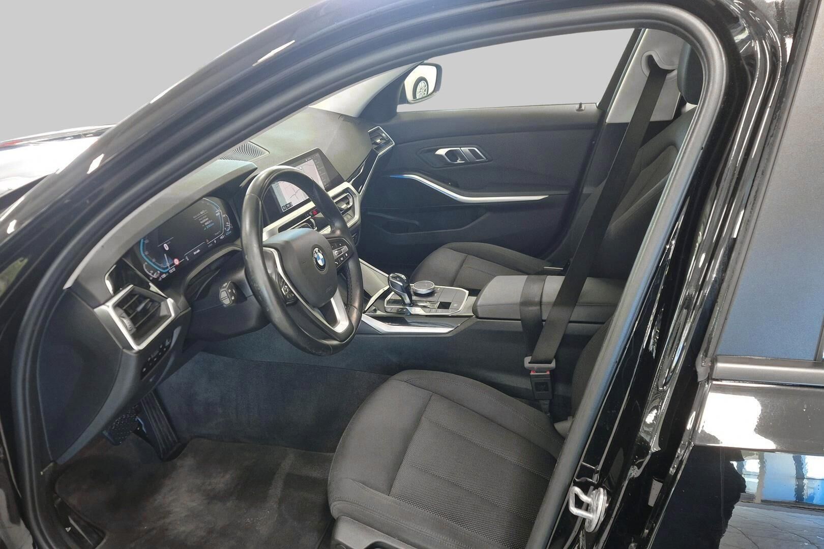 BMW 3-sarja iso kuva 8
