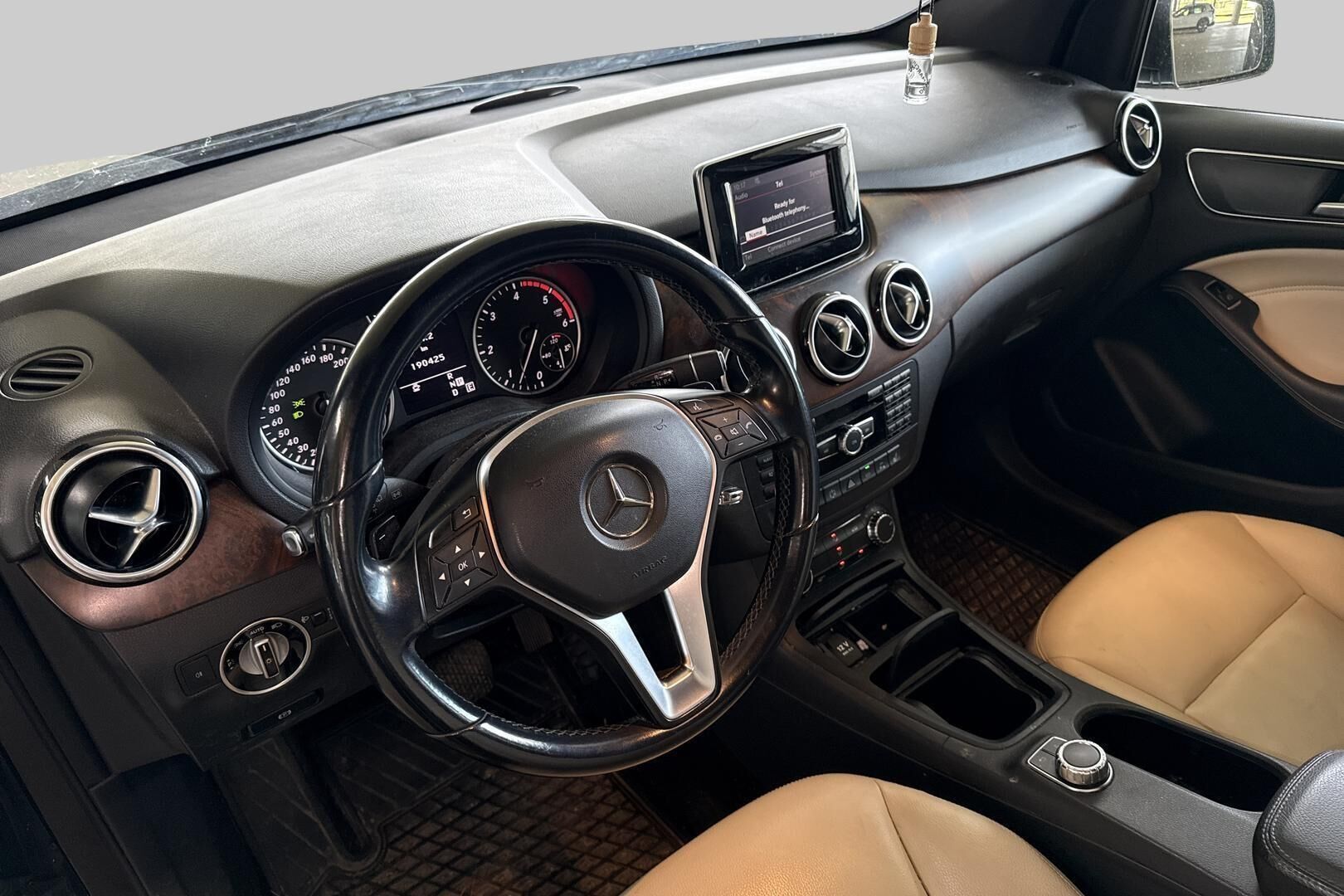 Mercedes-Benz B iso kuva 1