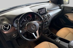 Mercedes-Benz B esikatselu 1