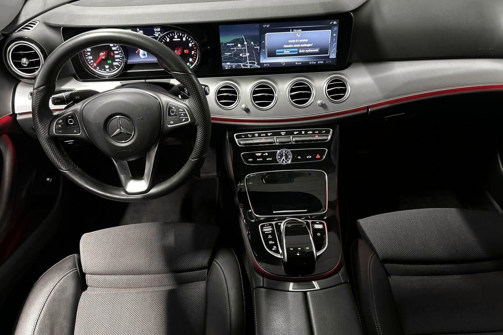 MERCEDES-BENZ E iso kuva 11