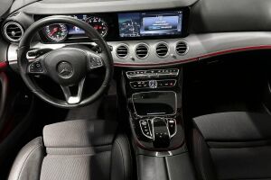 MERCEDES-BENZ E esikatselu 11