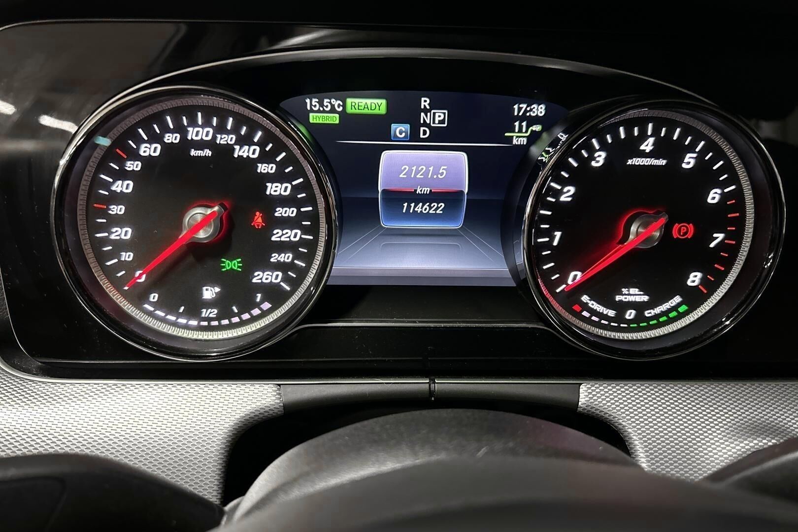 MERCEDES-BENZ E iso kuva 14