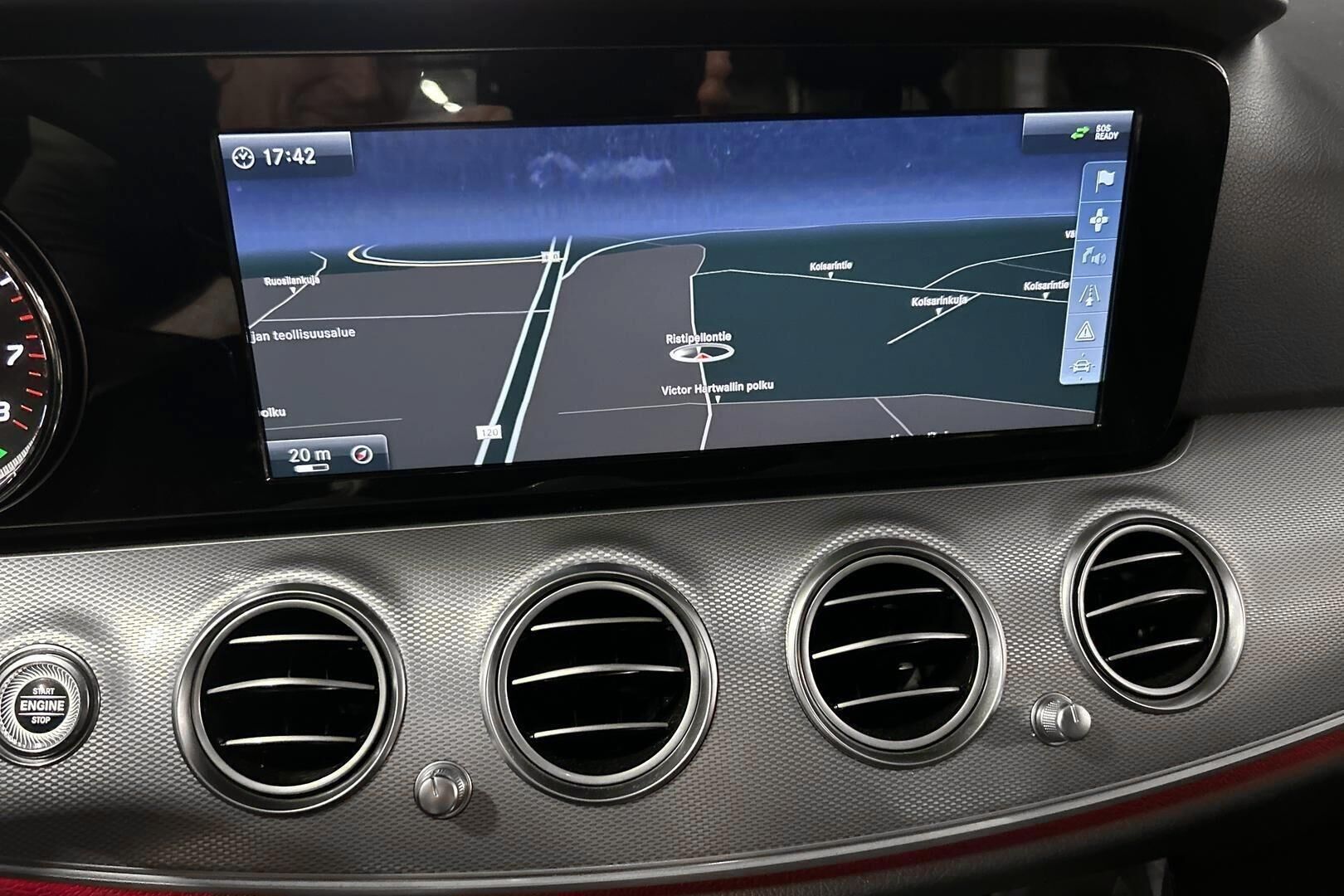 MERCEDES-BENZ E iso kuva 16