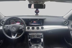 MERCEDES-BENZ E esikatselu 2