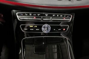 MERCEDES-BENZ E esikatselu 20