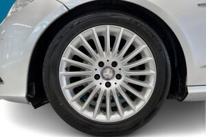 Mercedes-Benz E esikatselu 13