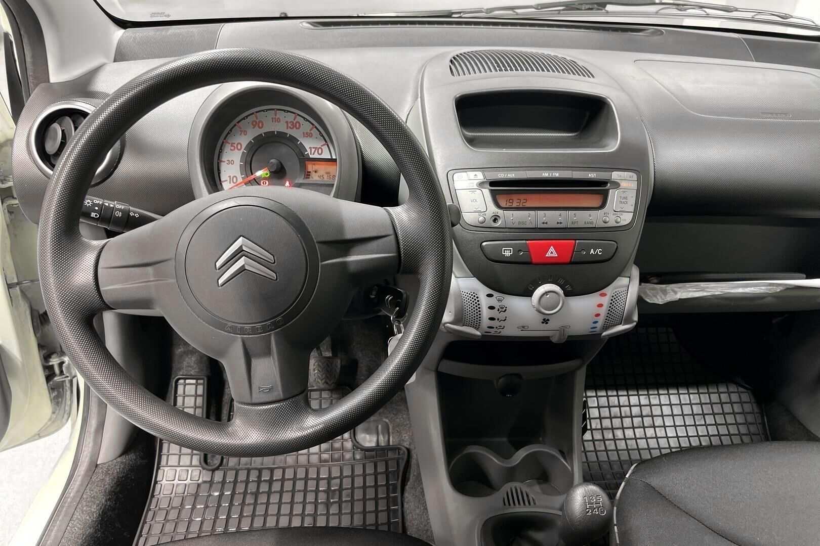 Citroen C1 iso kuva 11