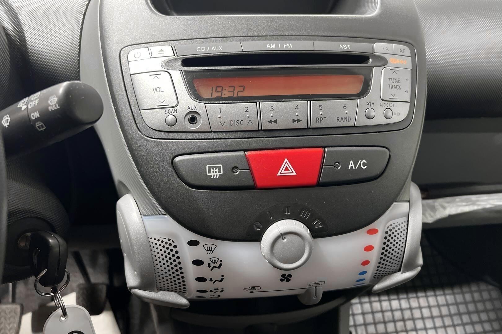 Citroen C1 iso kuva 15