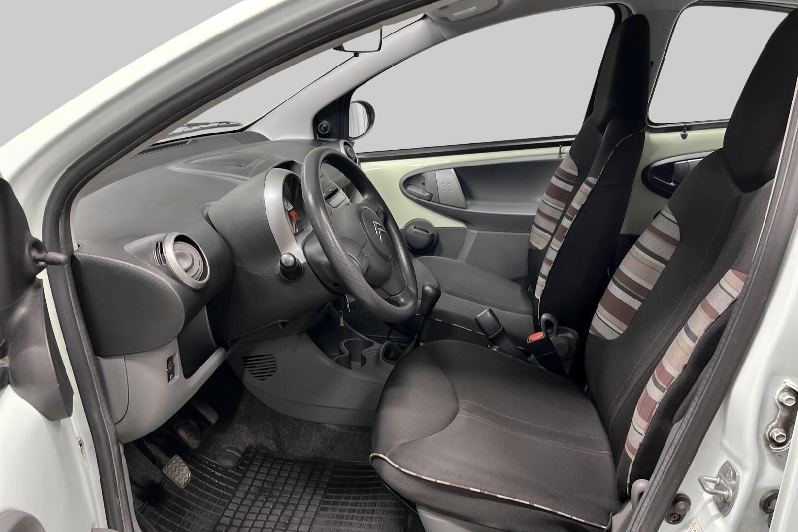 Citroen C1 iso kuva 9