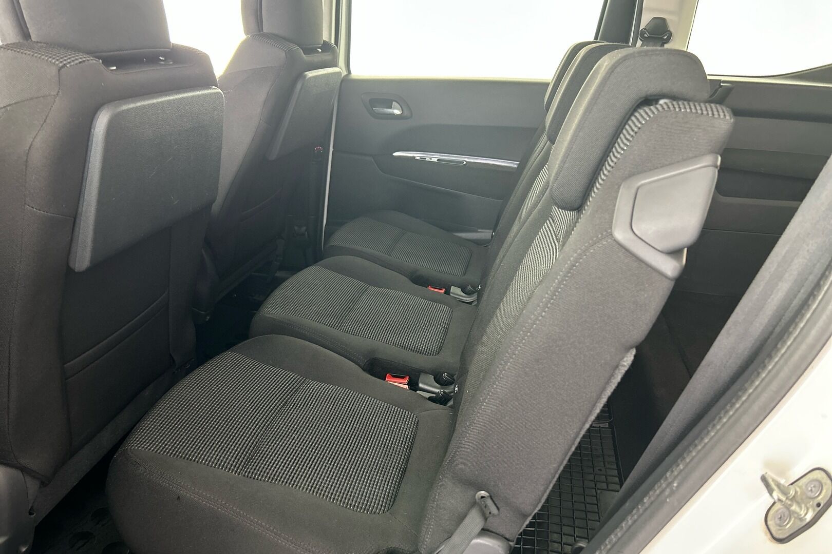 Peugeot 5008 iso kuva 7