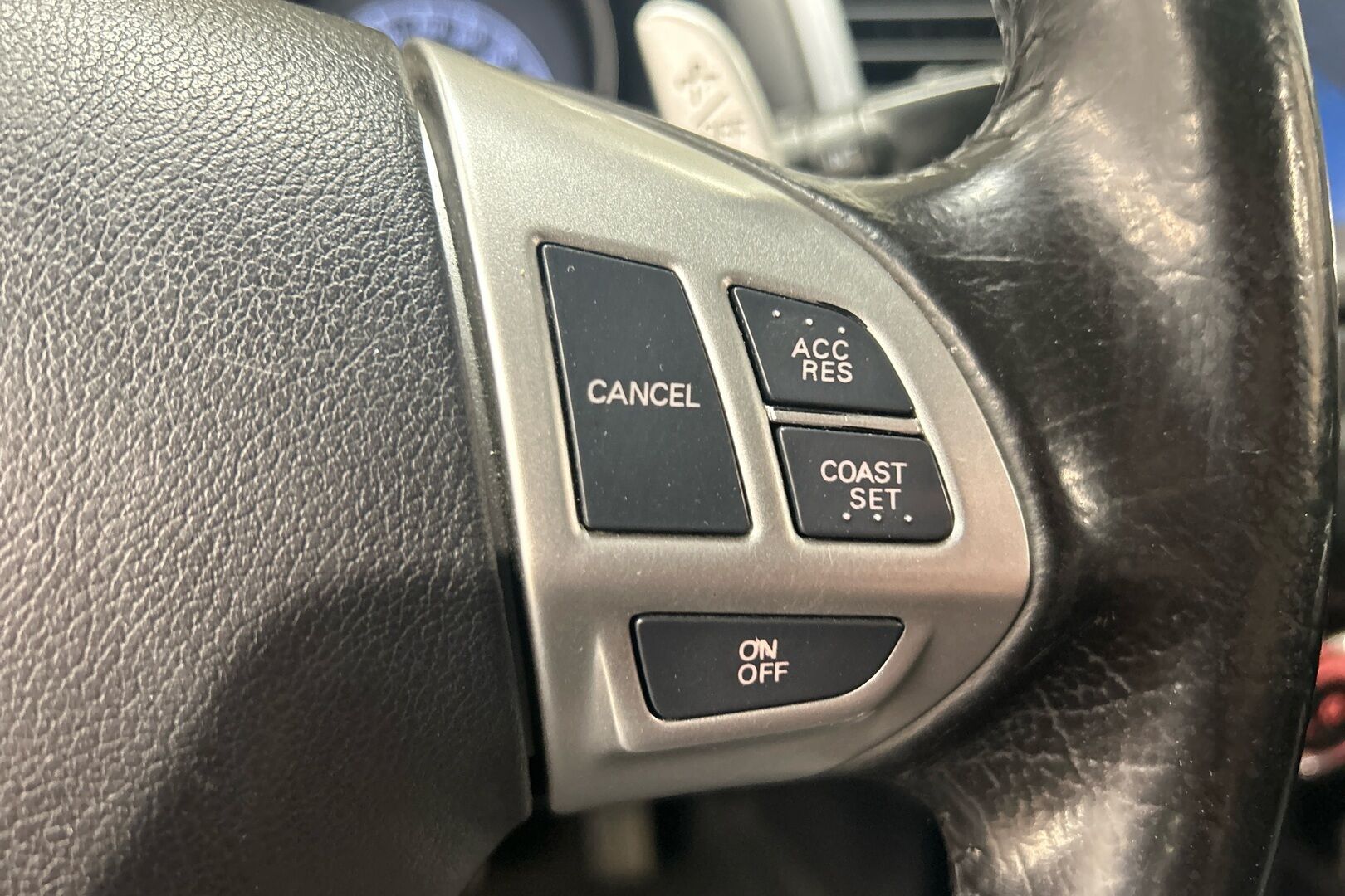 Mitsubishi Outlander iso kuva 16