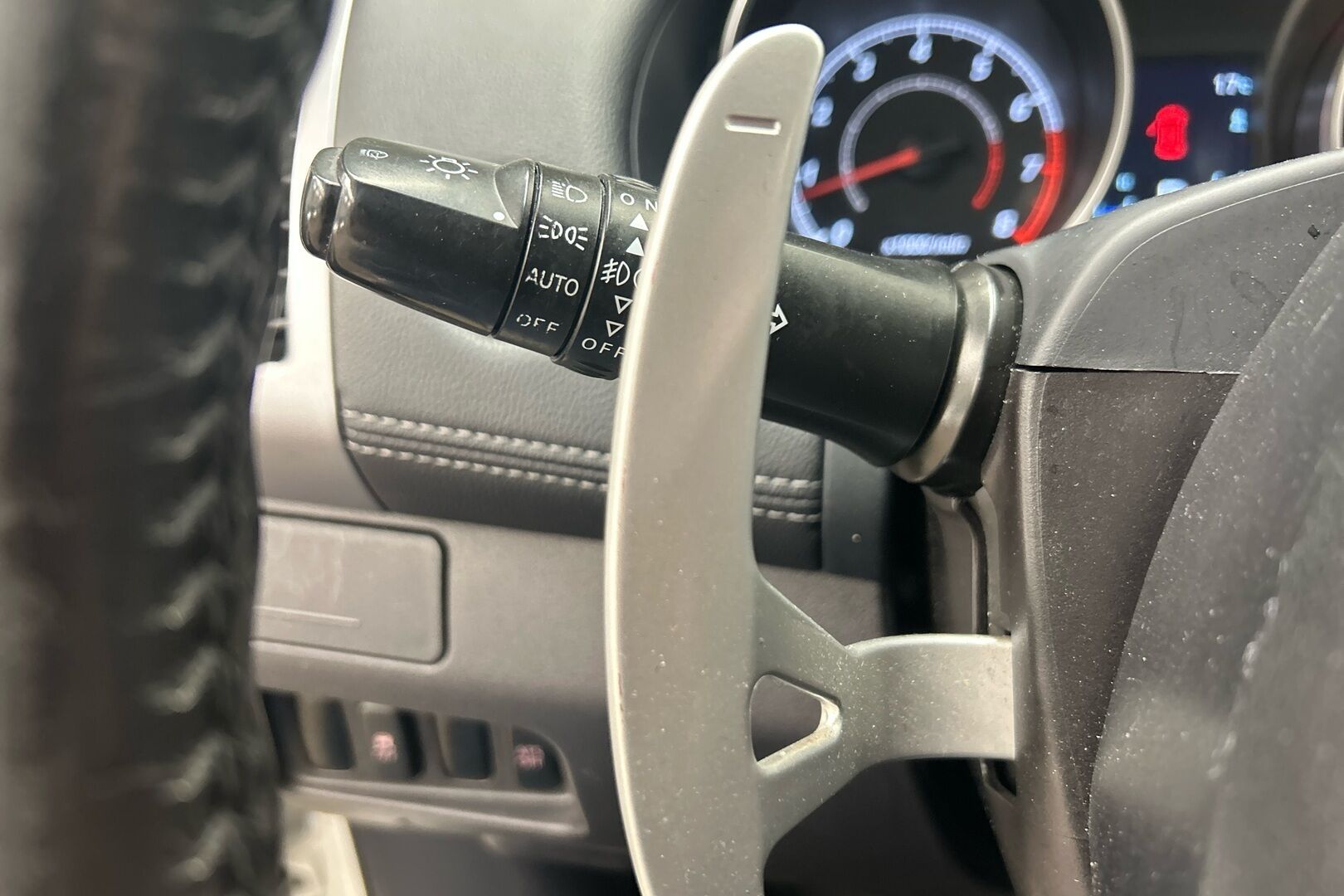 Mitsubishi Outlander iso kuva 17