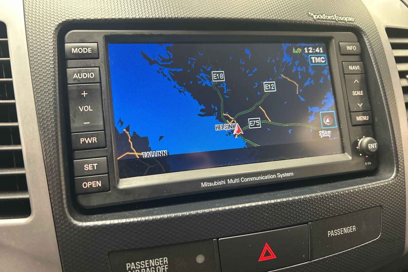 Mitsubishi Outlander iso kuva 21