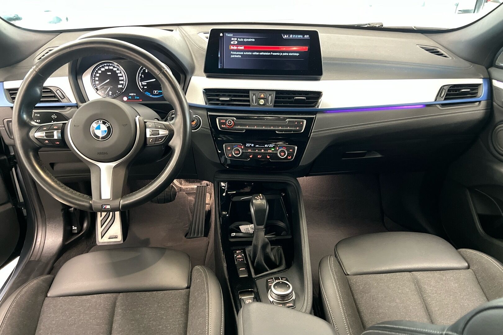 BMW X2 iso kuva 16