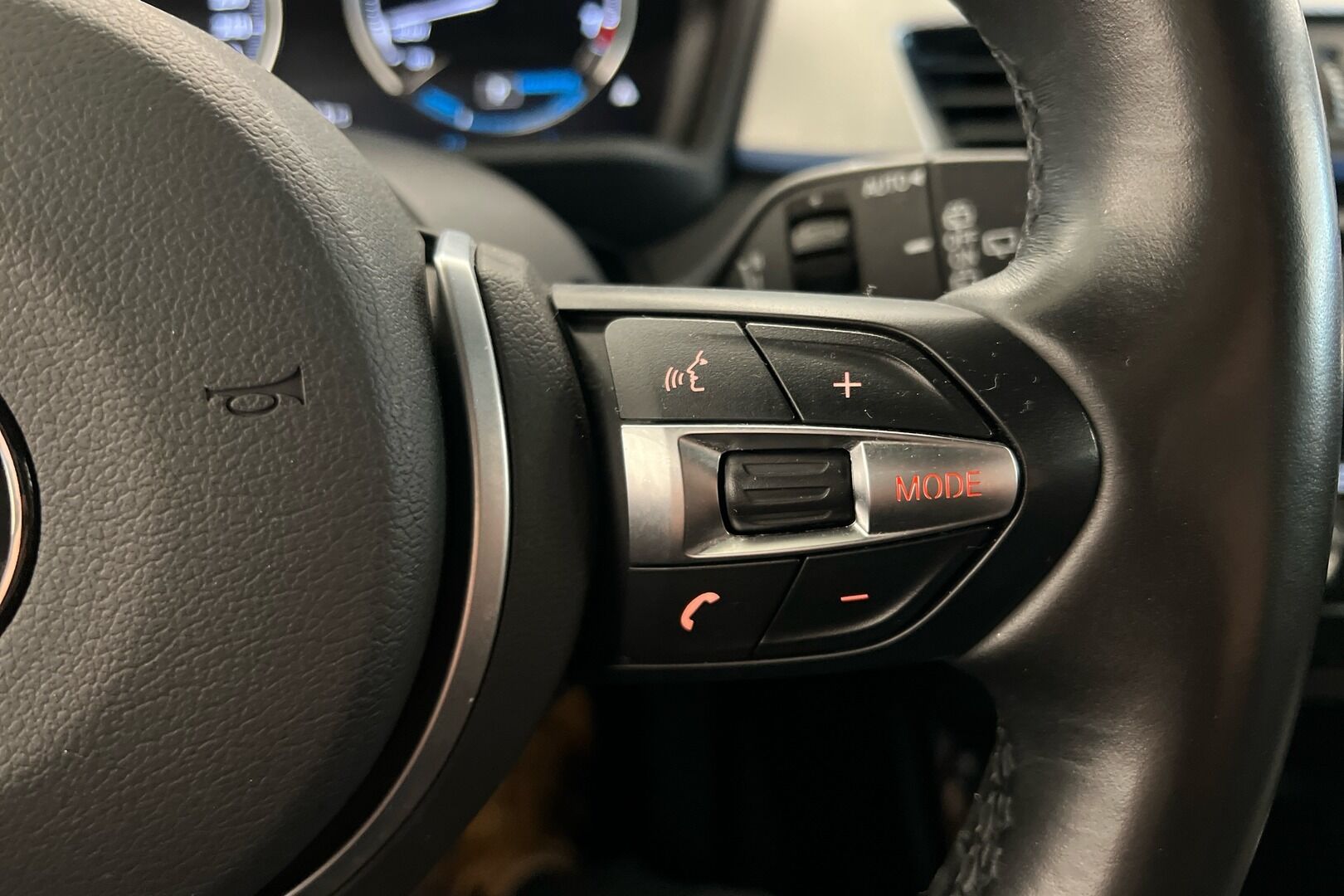 BMW X2 iso kuva 18