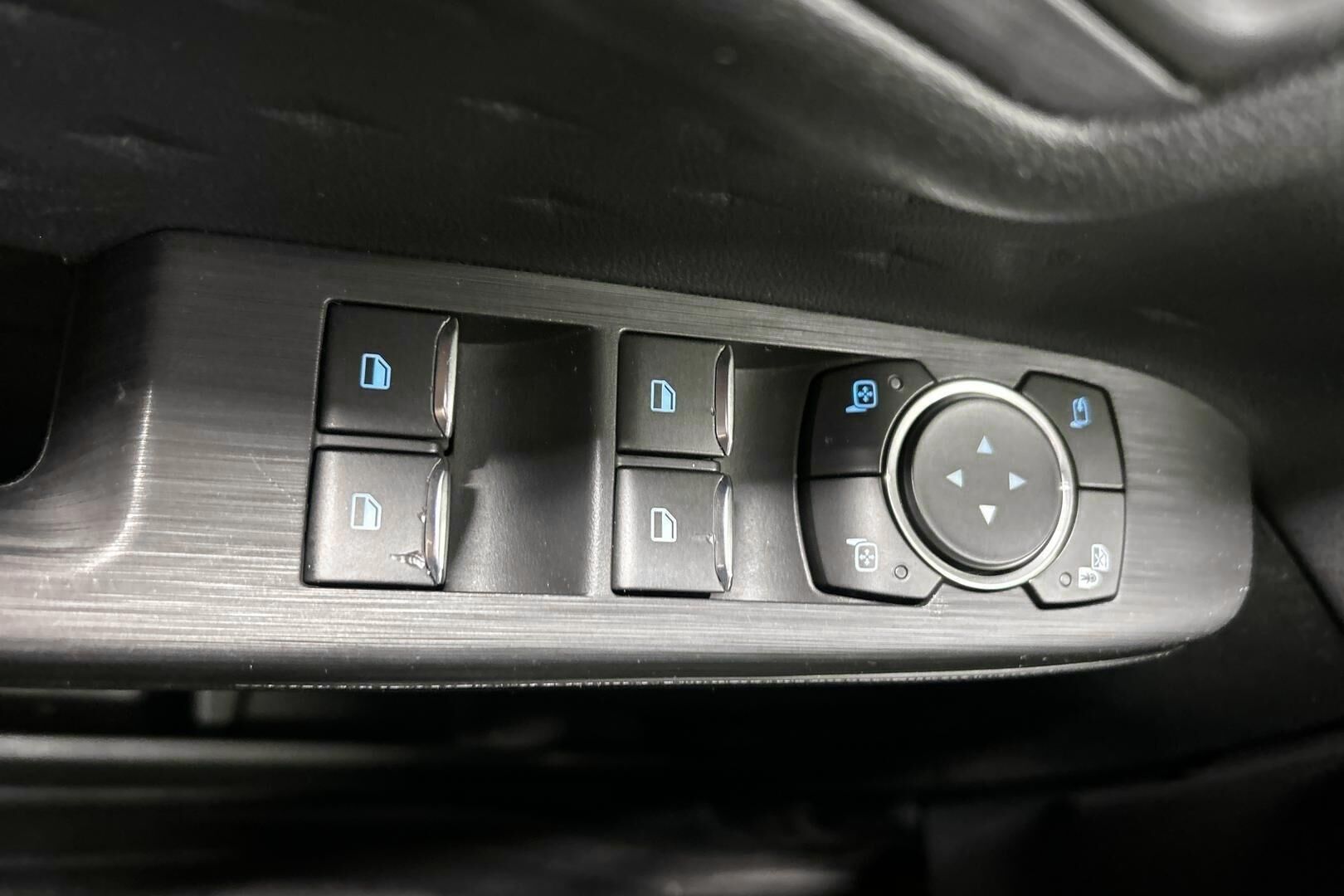 Ford Kuga iso kuva 20