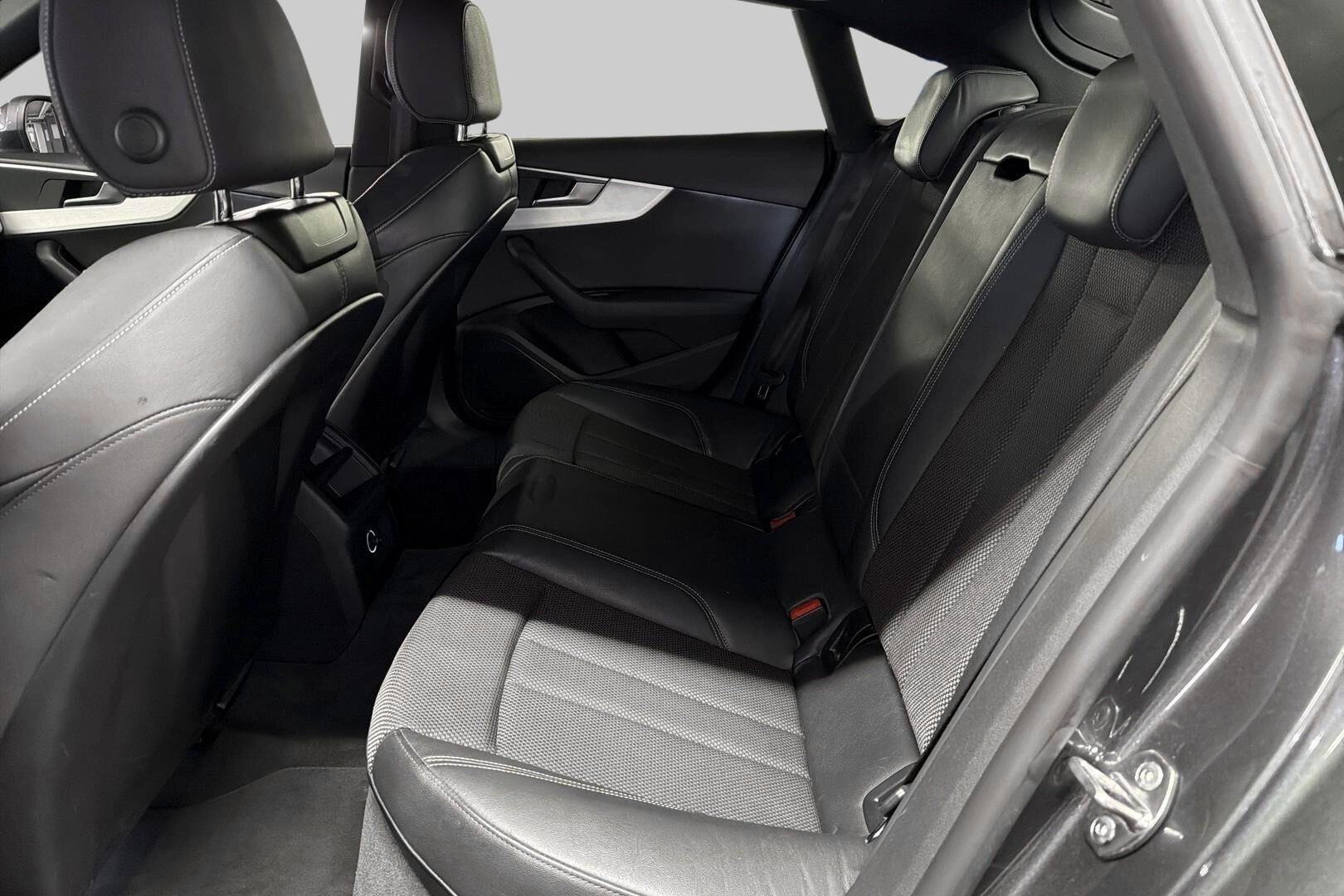 Audi A5 iso kuva 27