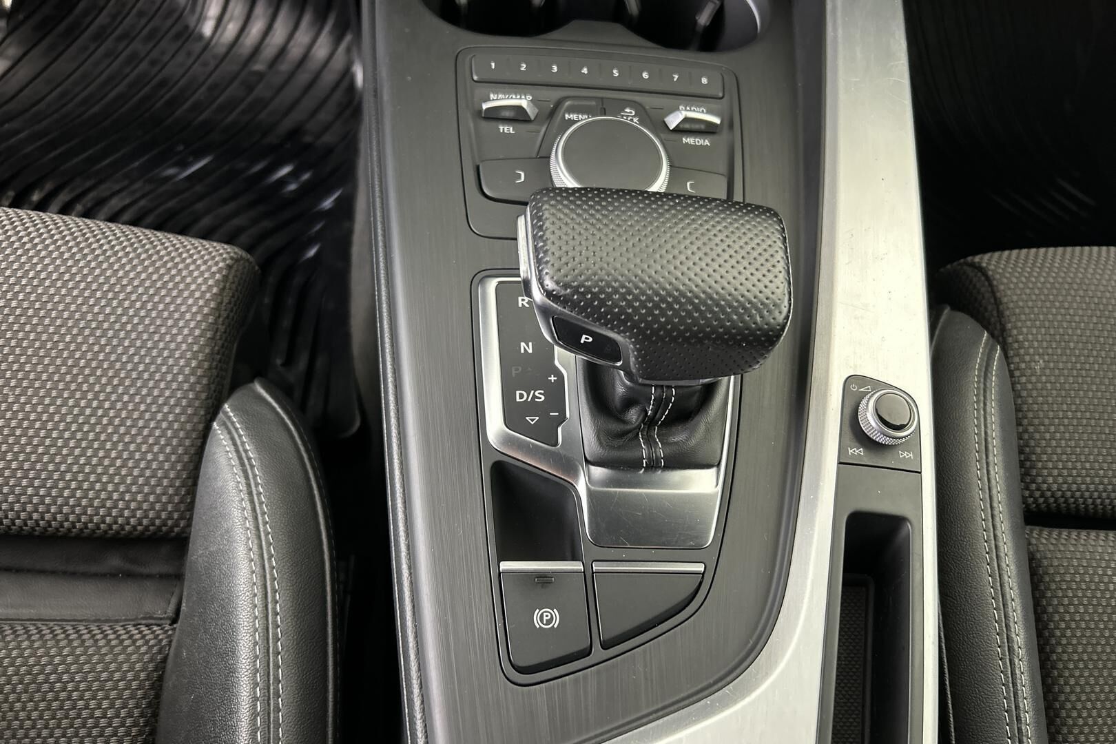 Audi A5 iso kuva 14