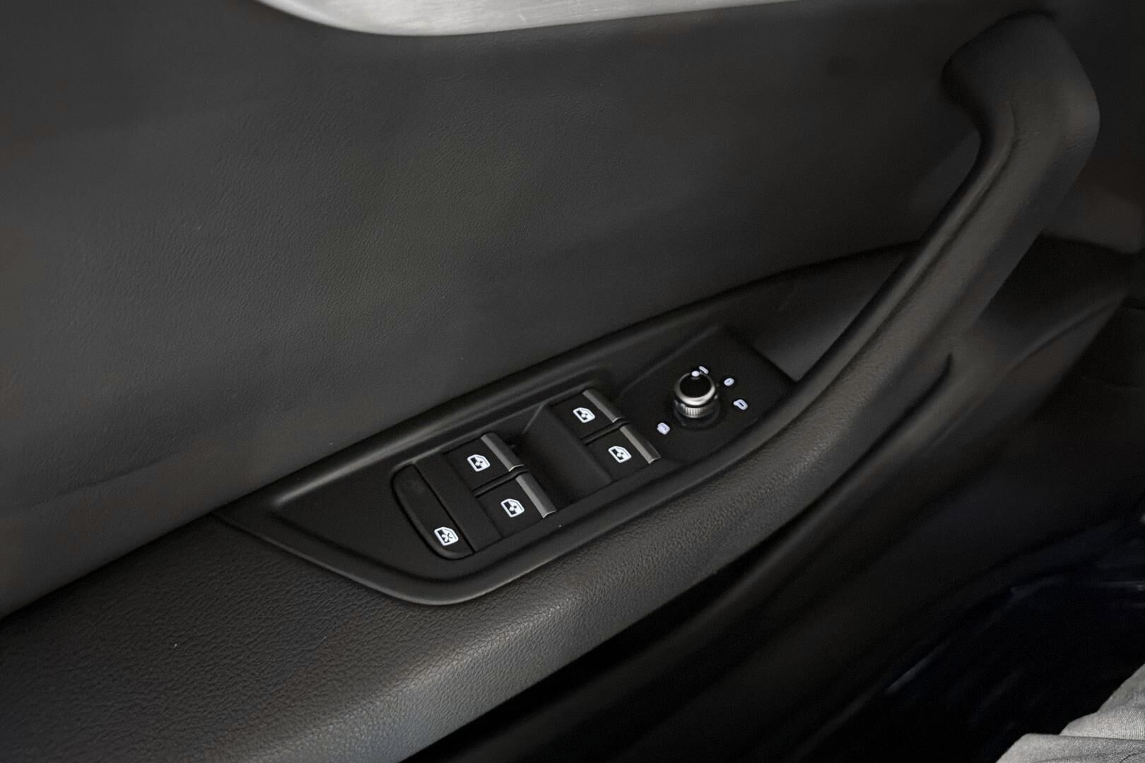Audi A5 iso kuva 14