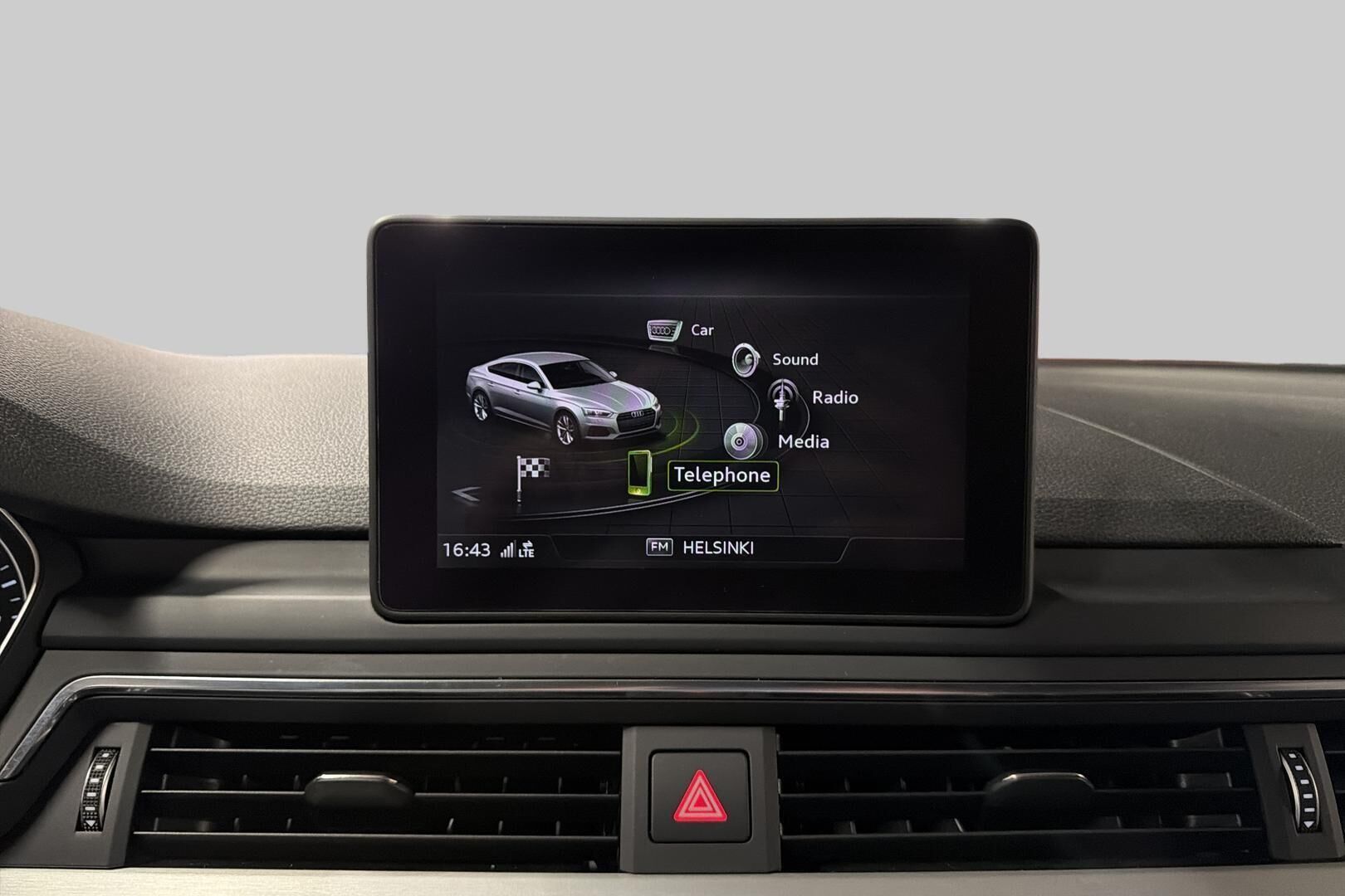 Audi A5 iso kuva 15