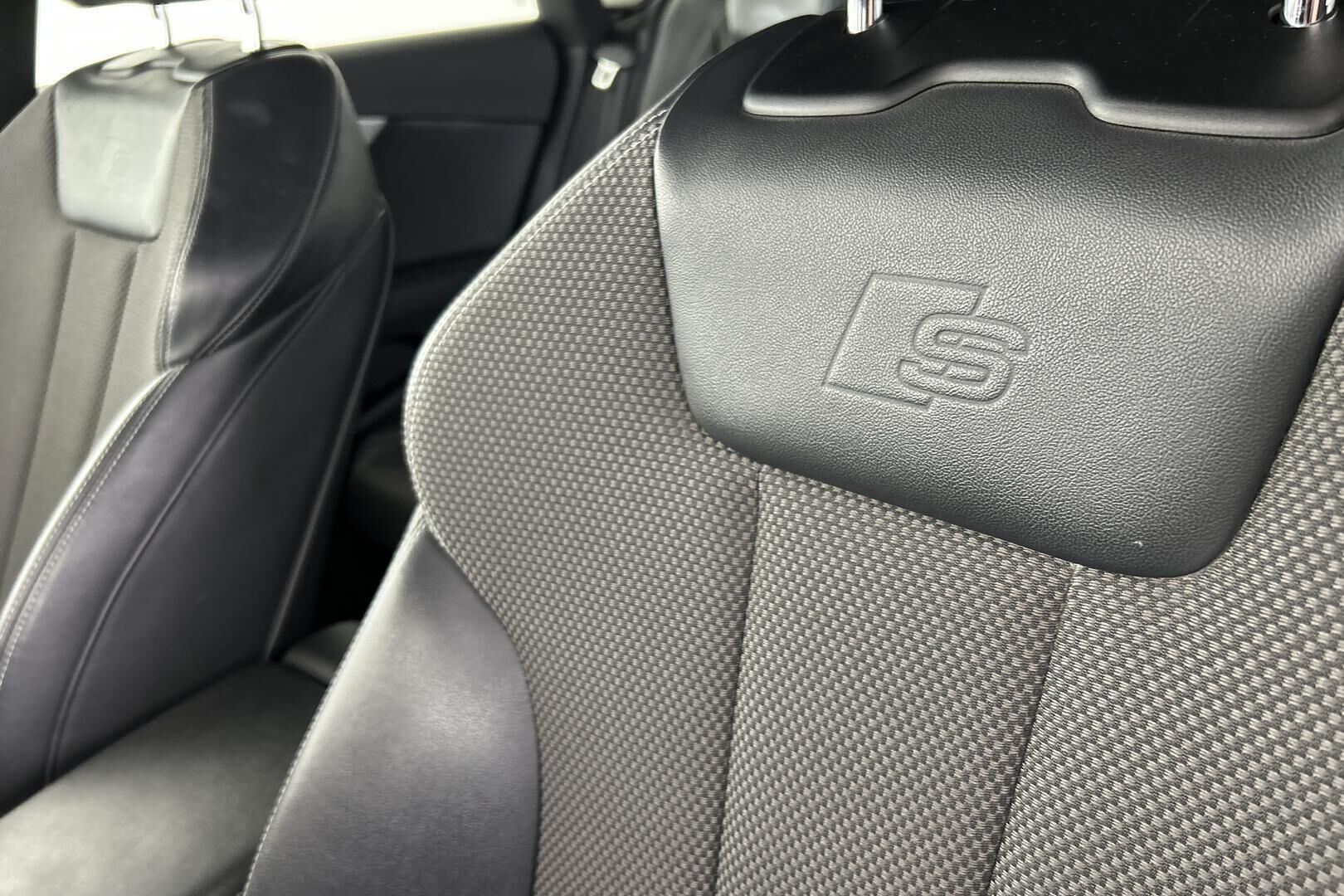 Audi A5 iso kuva 25