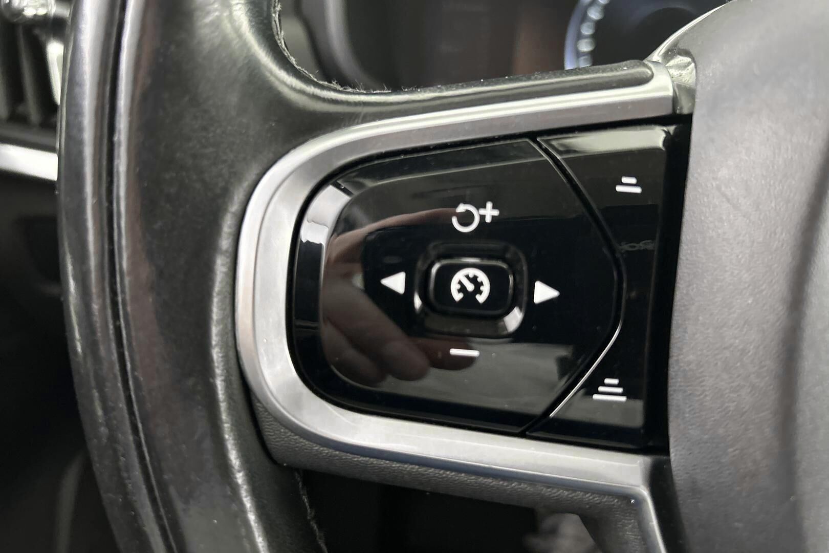 Volvo V90 iso kuva 14