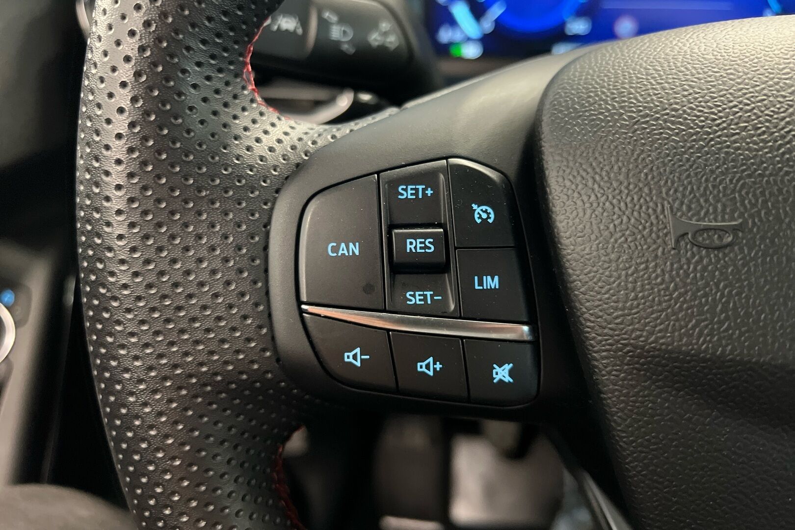 Ford Puma iso kuva 14