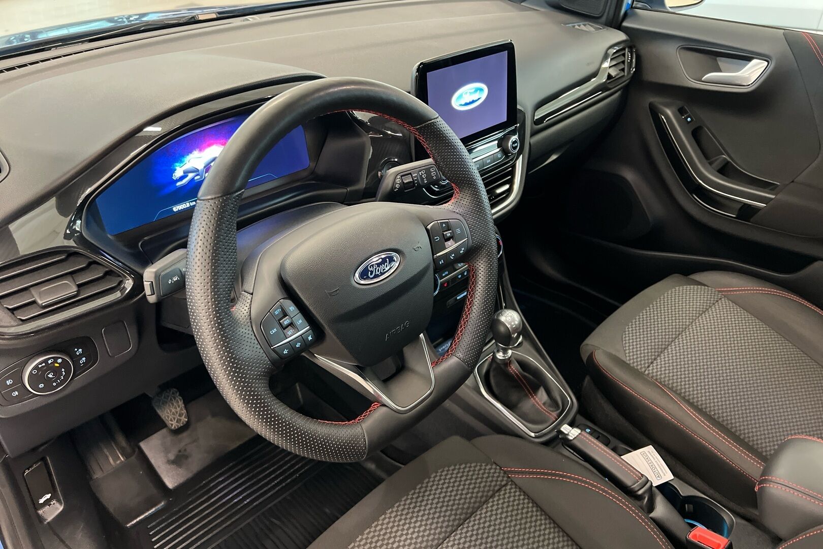 Ford Puma iso kuva 6
