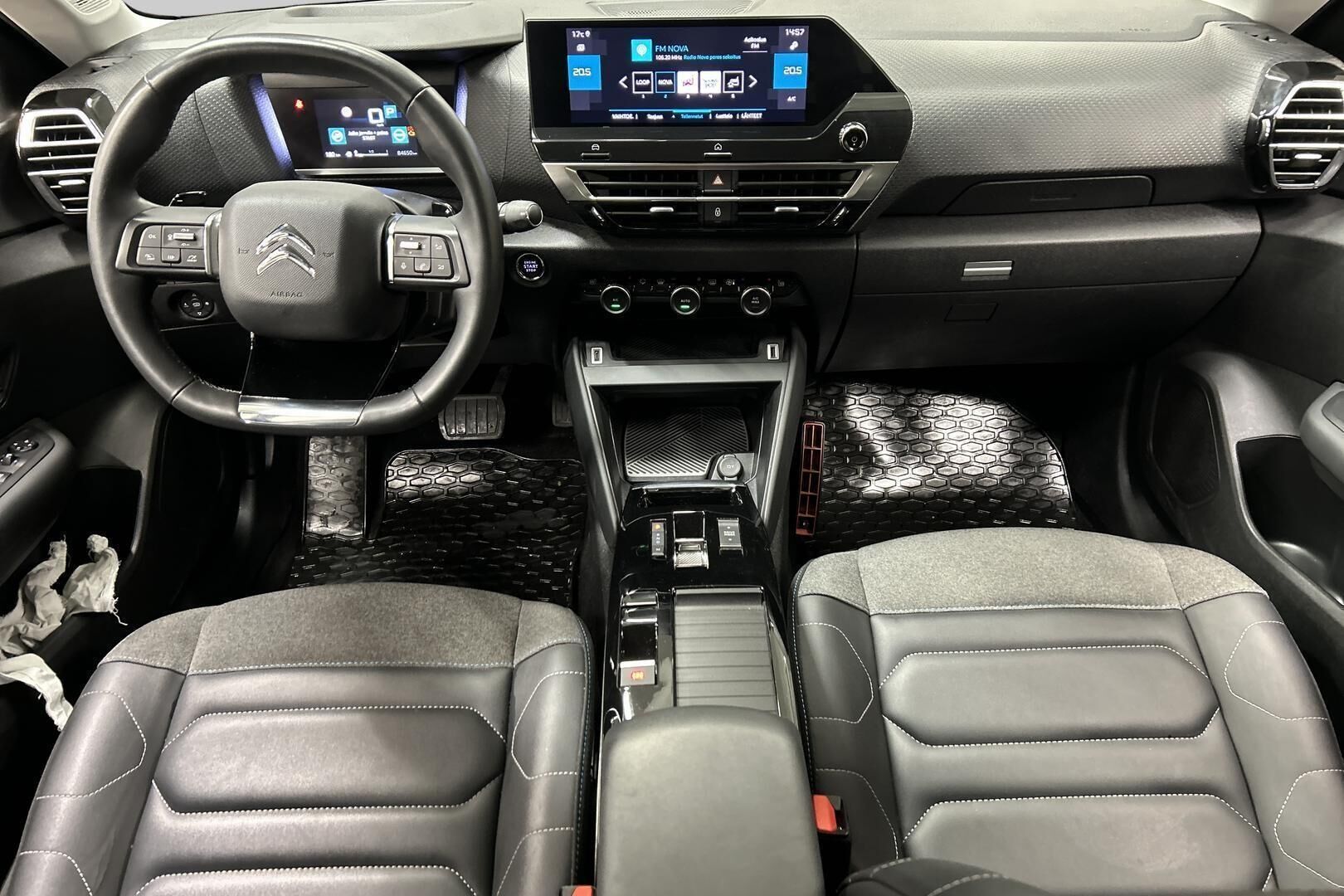 Citroen C4 iso kuva 11