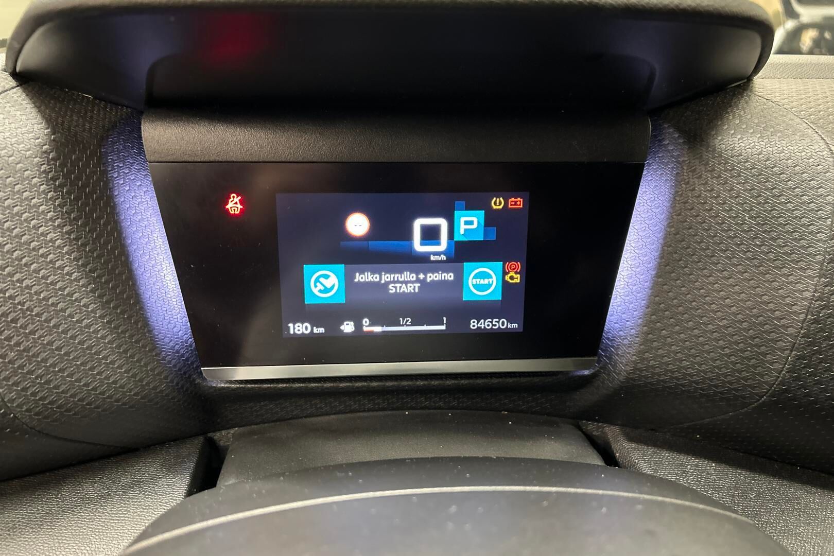 Citroen C4 iso kuva 14