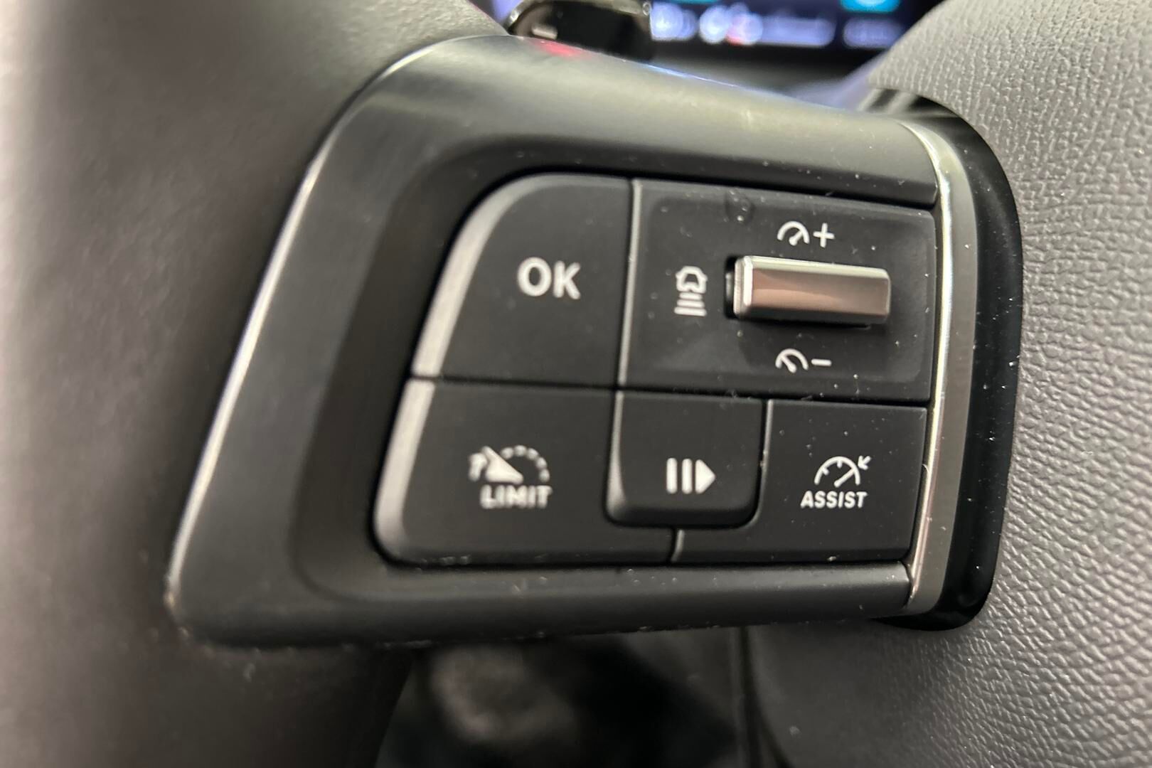 Citroen C4 iso kuva 19