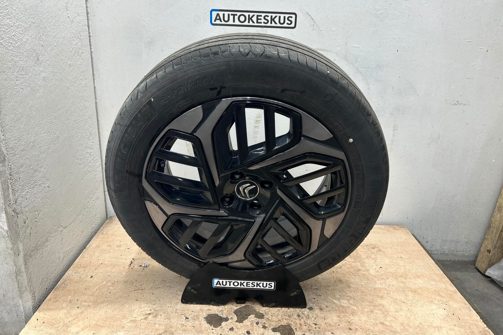 Citroen C4 iso kuva 22