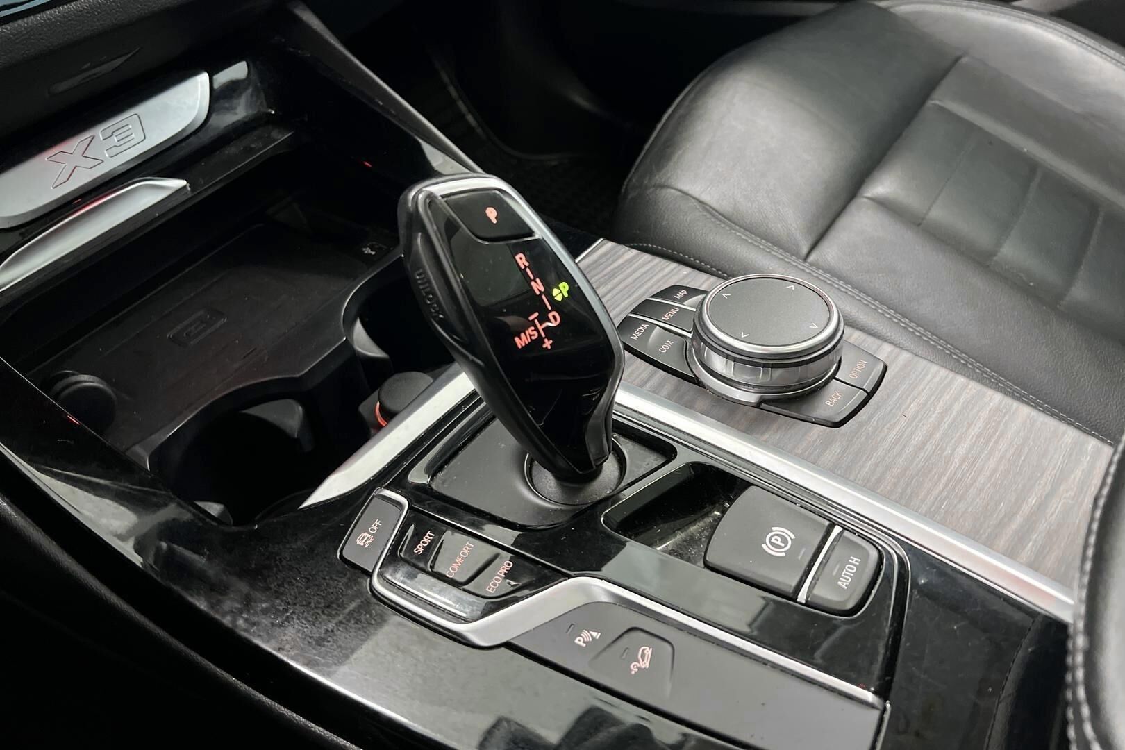BMW X3 iso kuva 16