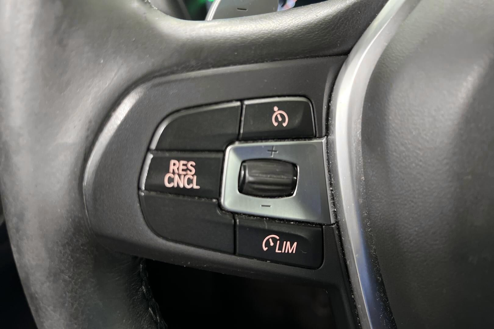 BMW X3 iso kuva 17