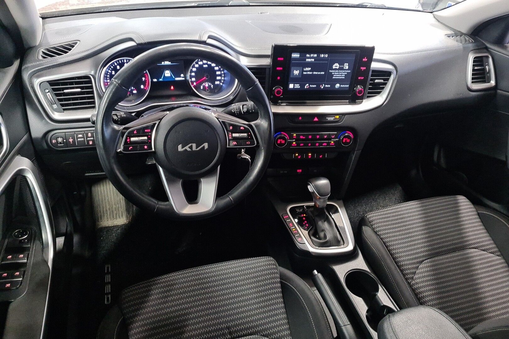 Kia Ceed iso kuva 1