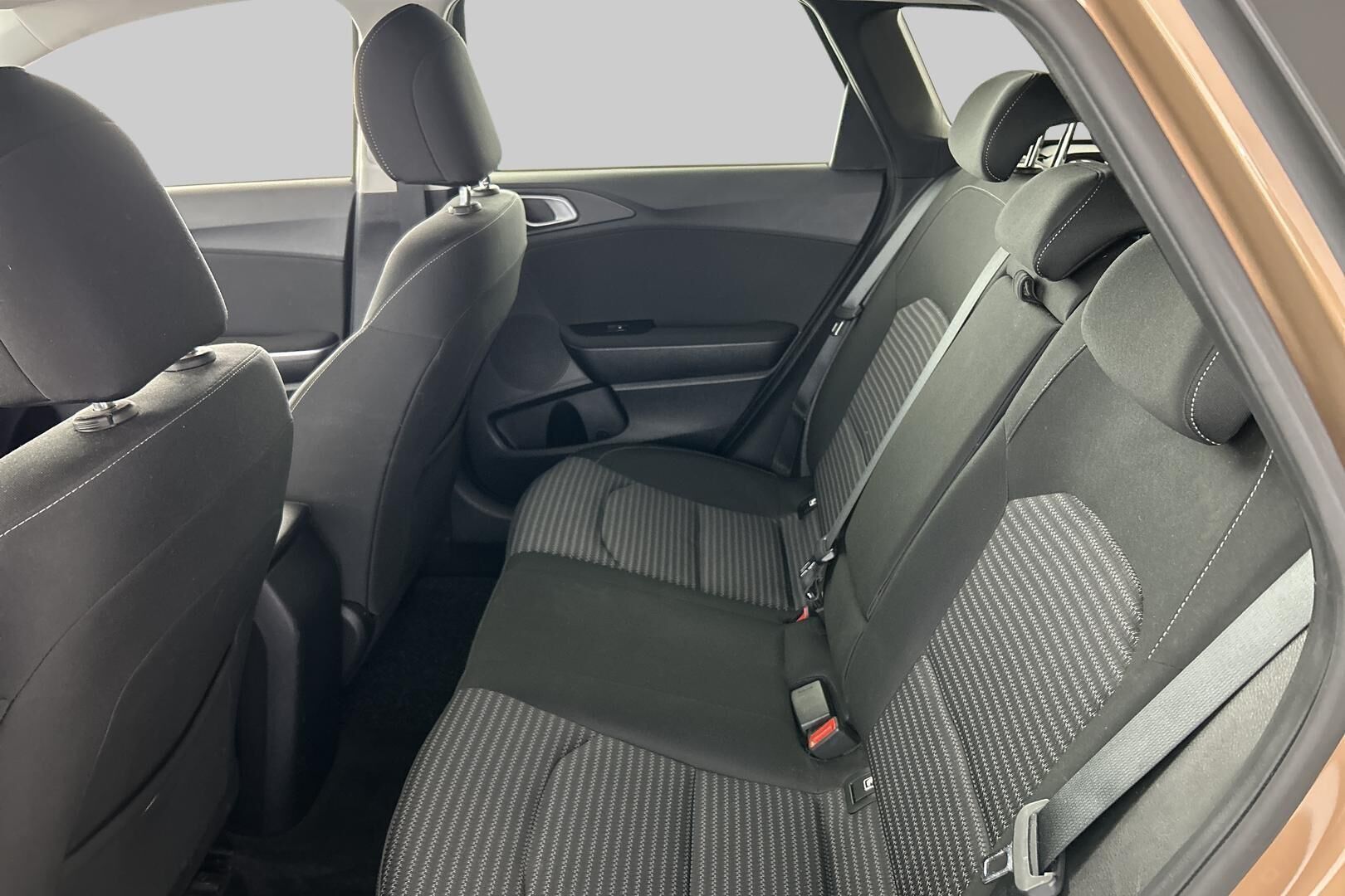 Kia Ceed iso kuva 14