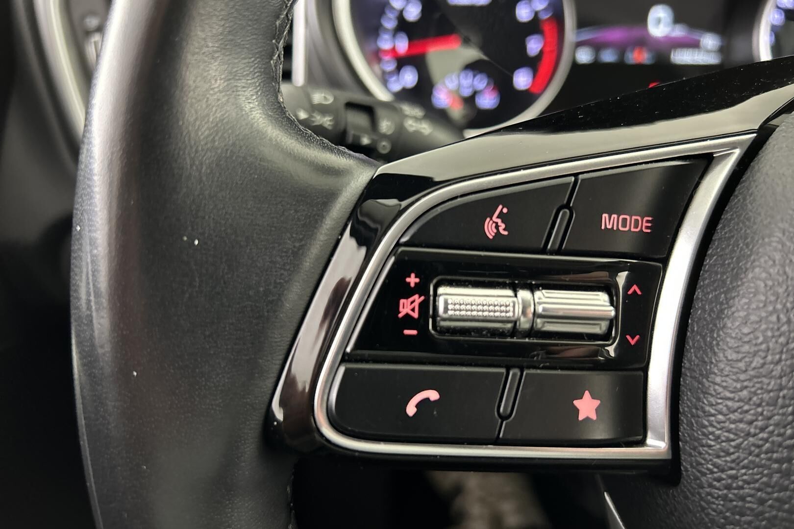Kia Ceed iso kuva 17