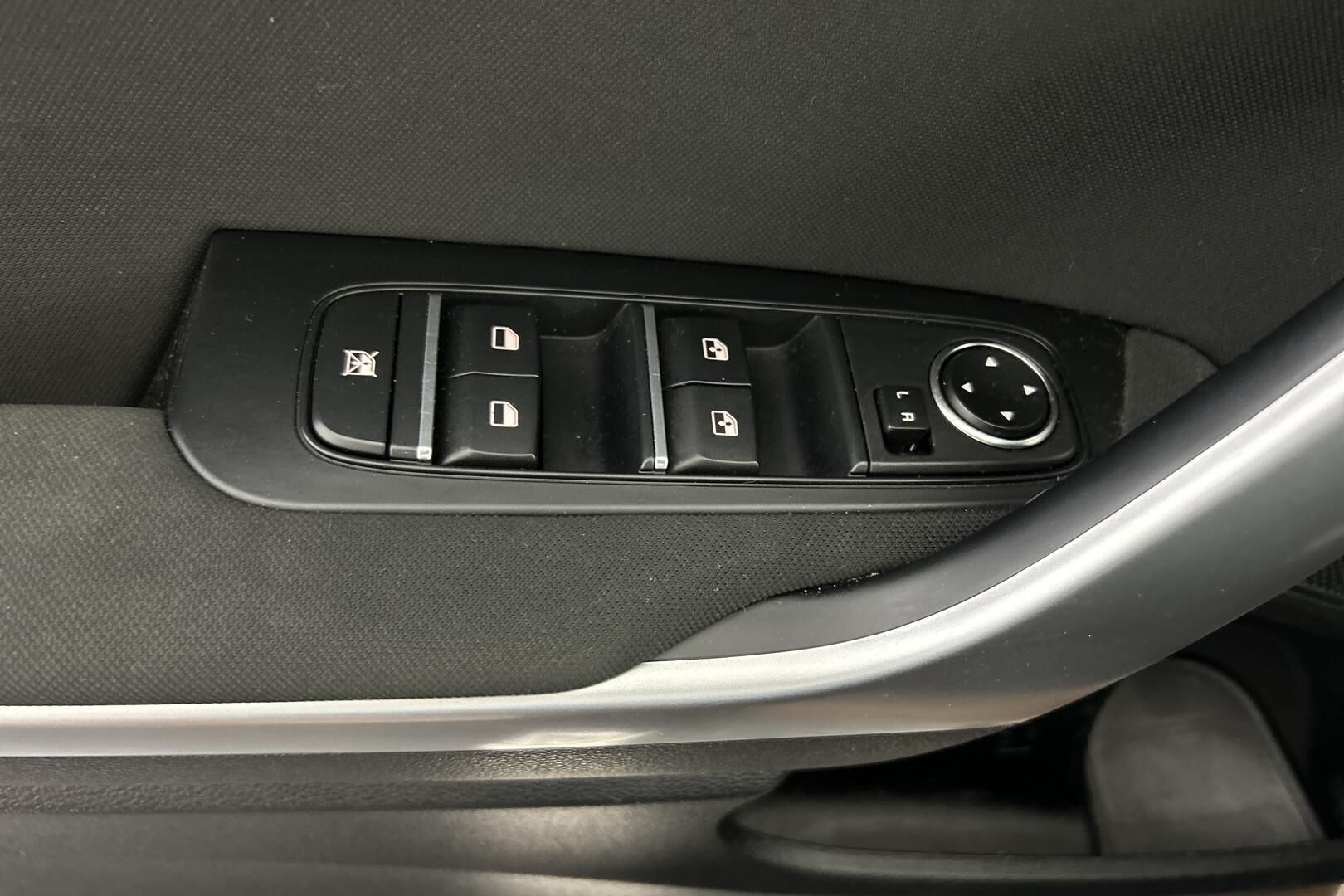 Kia Ceed iso kuva 21