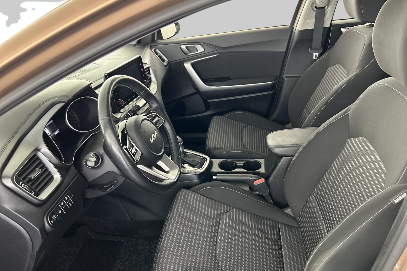 Kia Ceed iso kuva 23