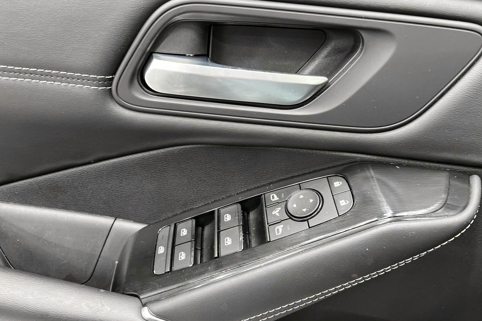 Nissan Qashqai iso kuva 18