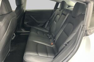 Tesla Model 3 esikatselu 10
