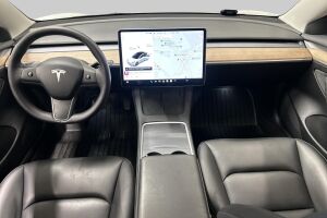 Tesla Model 3 esikatselu 11