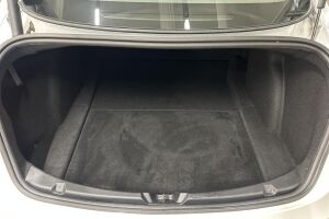 Tesla Model 3 esikatselu 12