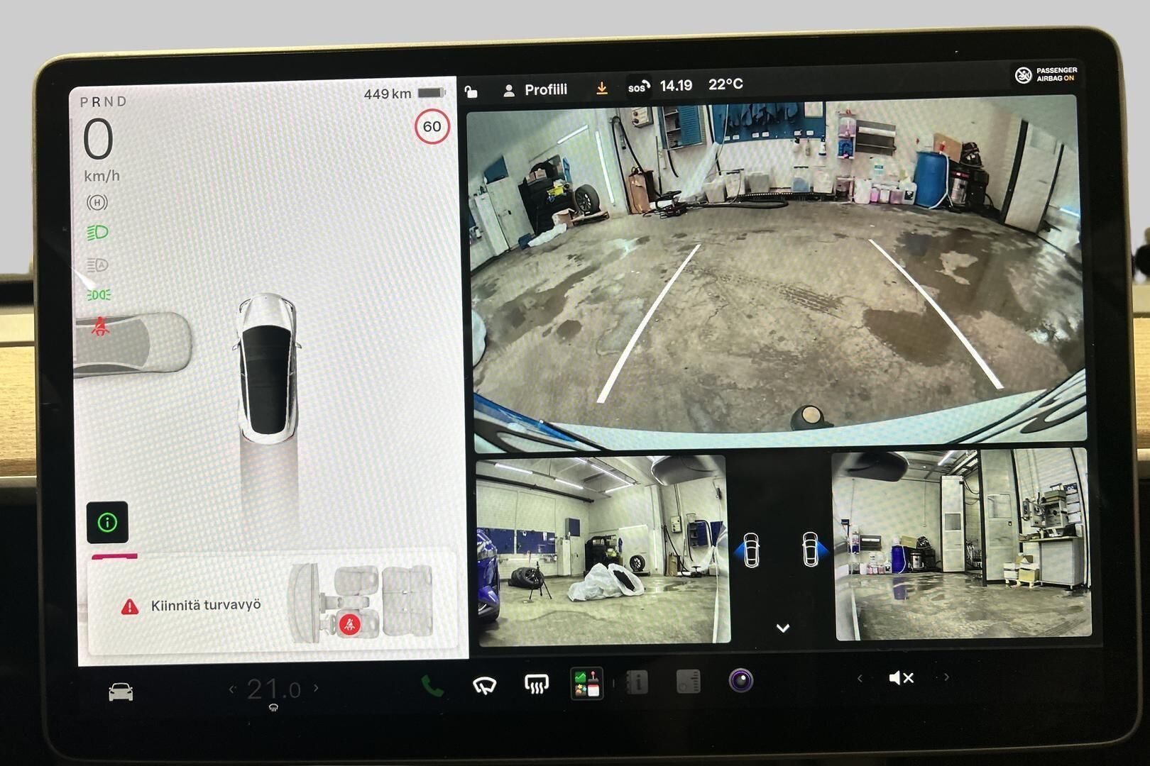 Tesla Model 3 iso kuva 19