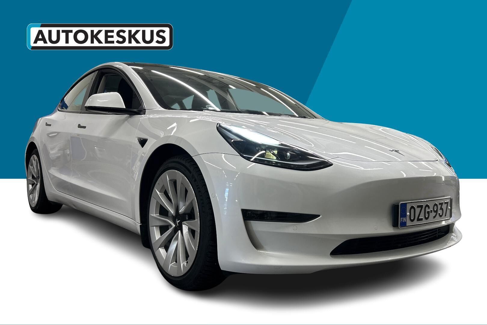 Tesla Model 3 iso kuva 3